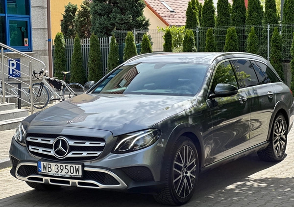 Mercedes-Benz Klasa E cena 159000 przebieg: 97300, rok produkcji 2020 z Toruń małe 211